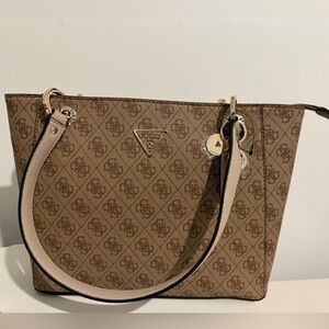 Guess tote!